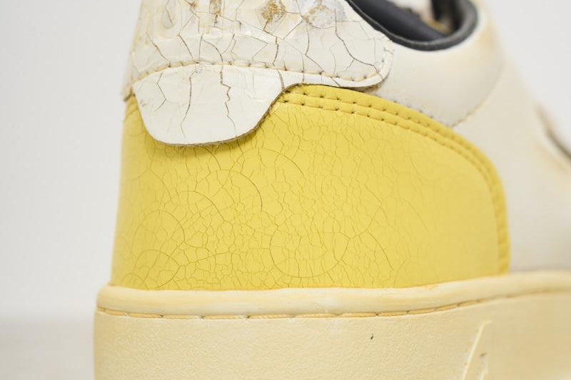 Sneakers uomo Medalist Super Vintage gialla AVLM LB02 AUTRY 