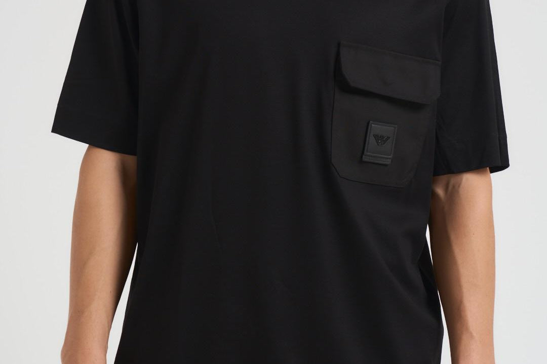 T-shirt uomo con tasca nera EM002978 AF10761UC001 EMPORIO ARMANI 