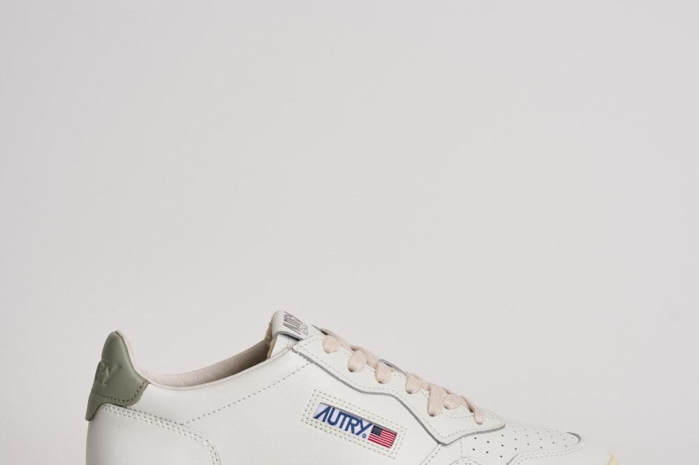 Sneakers uomo Medalist Low bianca e grigia AULM LL11 AUTRY 