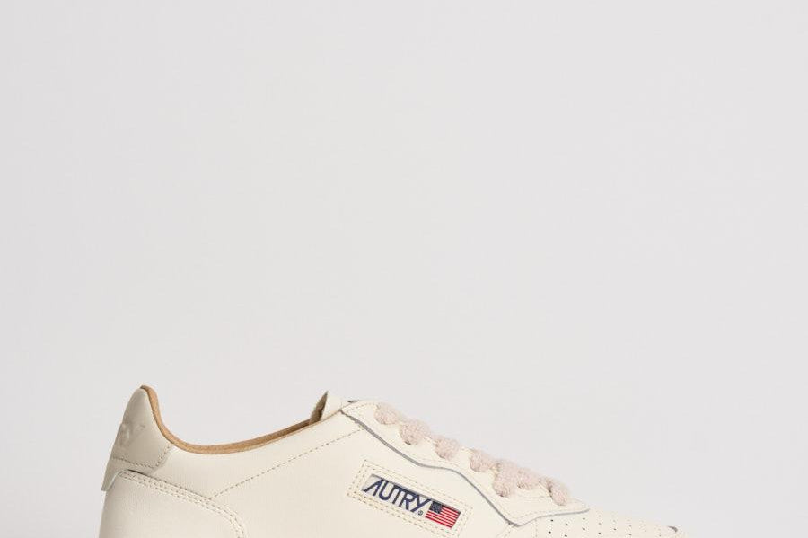 Sneakers uomo Medalist Low bianca e grigia AULM BD01 AUTRY 