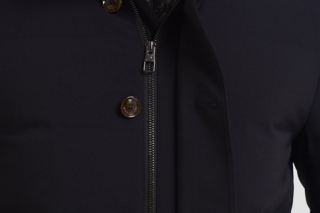 Piumino con cappuccio blu scuro F09MUCX581 18589 MONTECORE 