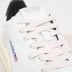 Sneakers uomo Medalist bianca e nera. AULM ML02 AUTRY 