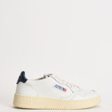Sneakers uomo Medalist Low  in pelle bianca e blu AULM LL12 AUTRY 