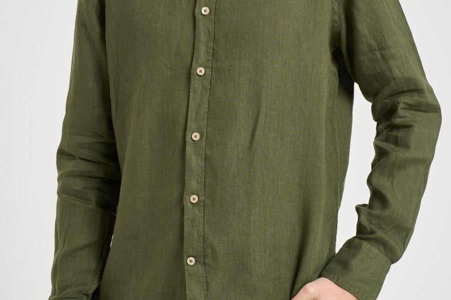 Camicia uomo in lino verde J66TNP UU2 ACCADEMIE TESSILI 