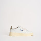 Sneakers donna Medalist Low bianca e oro AULW LL06 AUTRY 