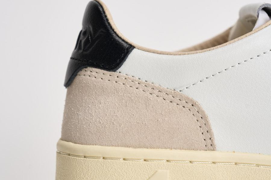 Sneakers donna medalist low in suede e nera AULW LS21 AUTRY 