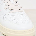 Sneakers uomo Medalist bianca e nera. AULM ML02 AUTRY 