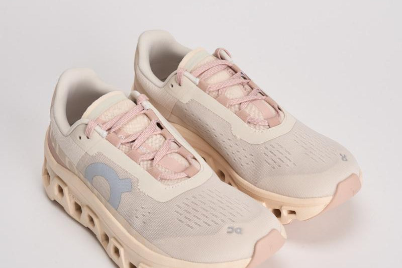 Sneakers run monster moon donna MONSTER. MOON FAWN ON RUNNING 