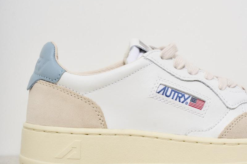 Sneakers donna Medalist bianche e celeste AULW LS79 AUTRY 