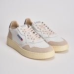 Sneakers uomo Medalist low in suede beige e blu AULM LS28 AUTRY 