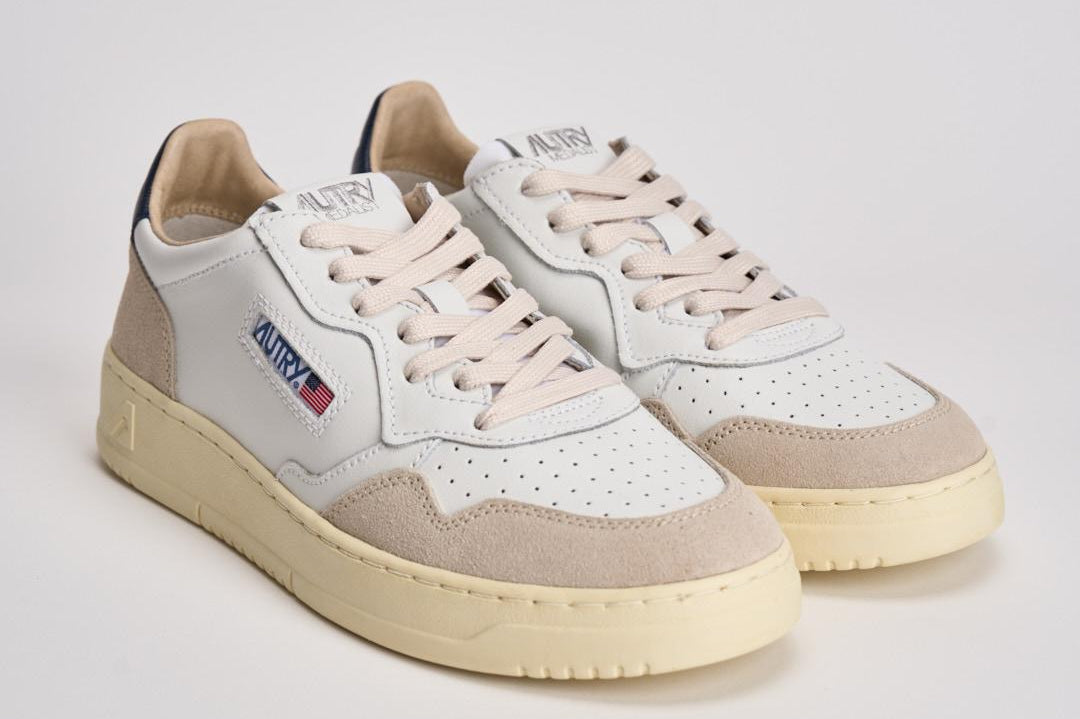 Sneakers uomo Medalist low in suede beige e blu AULM LS28 AUTRY 