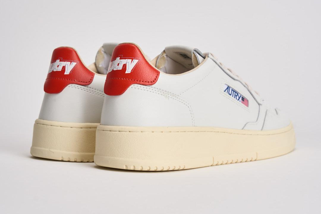 Sneakers uomo Medalist Low bianca e rossa AULM TB03 AUTRY 