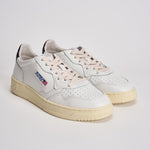 Sneakers Medalist low uomo nera e bianca AULM LL22 AUTRY 