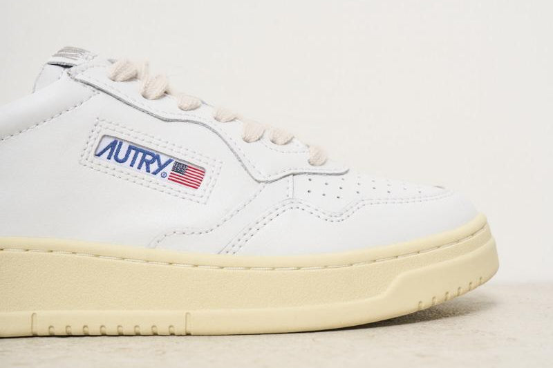 Sneakers donna medalist low AULW LL16 AUTRY 