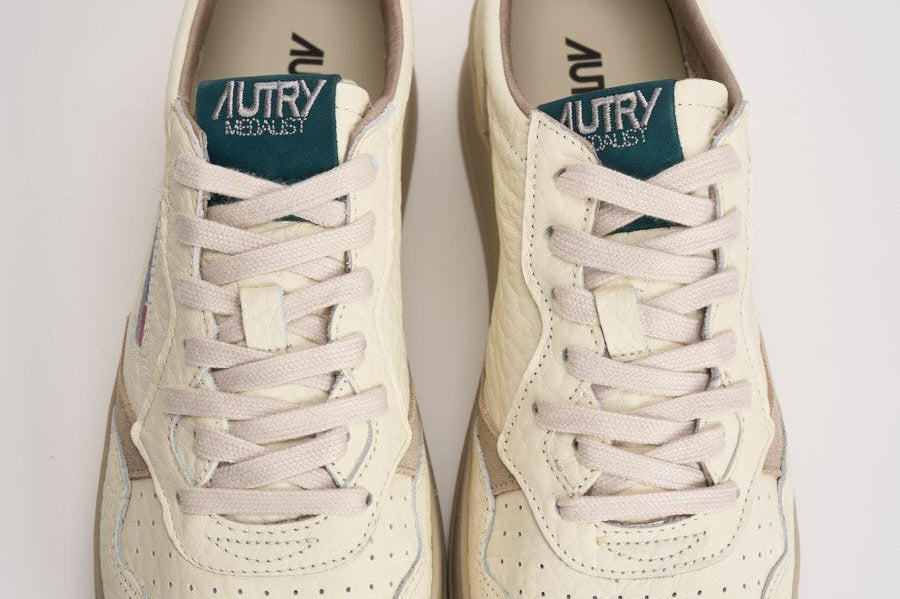 Sneakers uomo Medalist Low panna e verde AULM NE18 AUTRY 