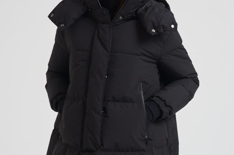 Piumino donna Laminar lungo nero PI002047D 9300 HERNO 