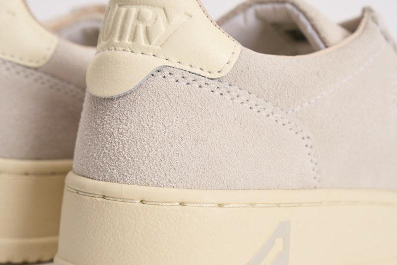 Sneakers donna Medalist low in suede grigio AULW UH01 AUTRY 
