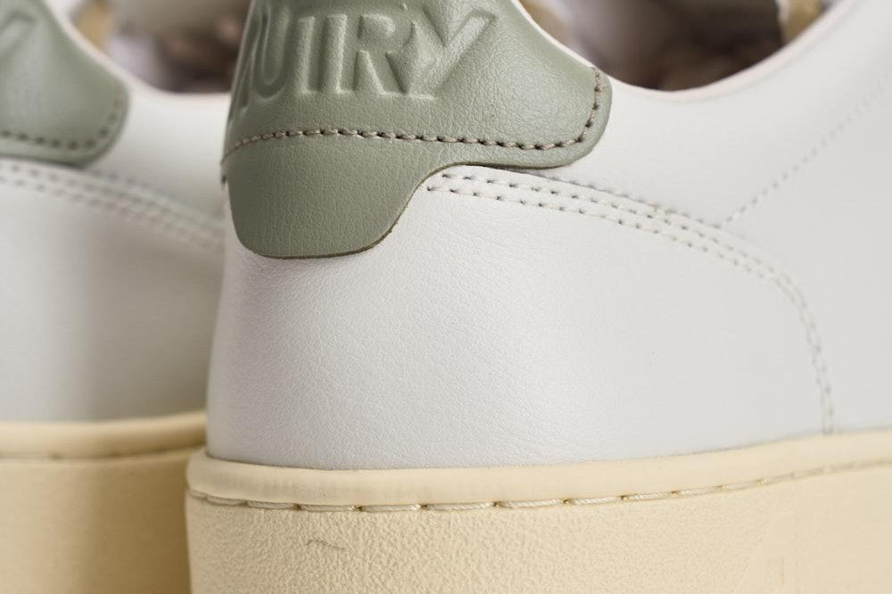 Sneakers uomo Medalist Low bianca e grigia AULM LL11 AUTRY 