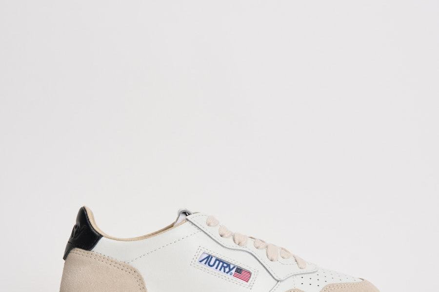 Sneakers donna medalist low in suede e nera AULW LS21 AUTRY 