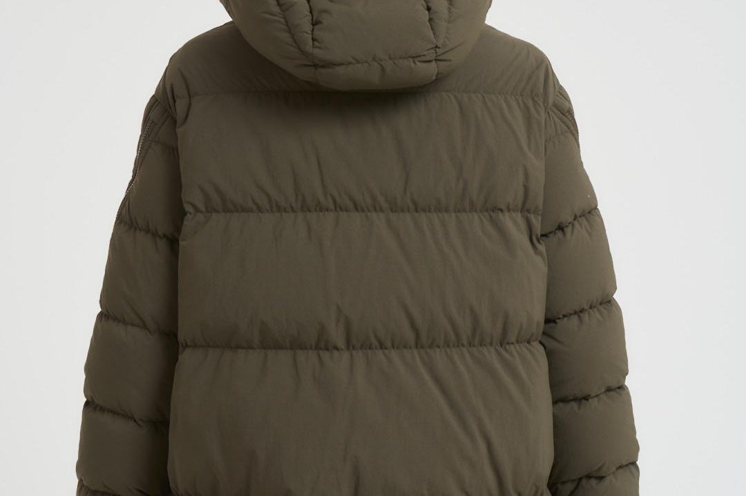 Piumino donna corto verde militare PI002097D 7740 HERNO 