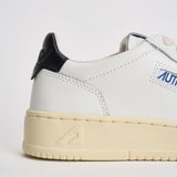 Sneakers donna Medalist bianca e nera AULW LL22 AUTRY 