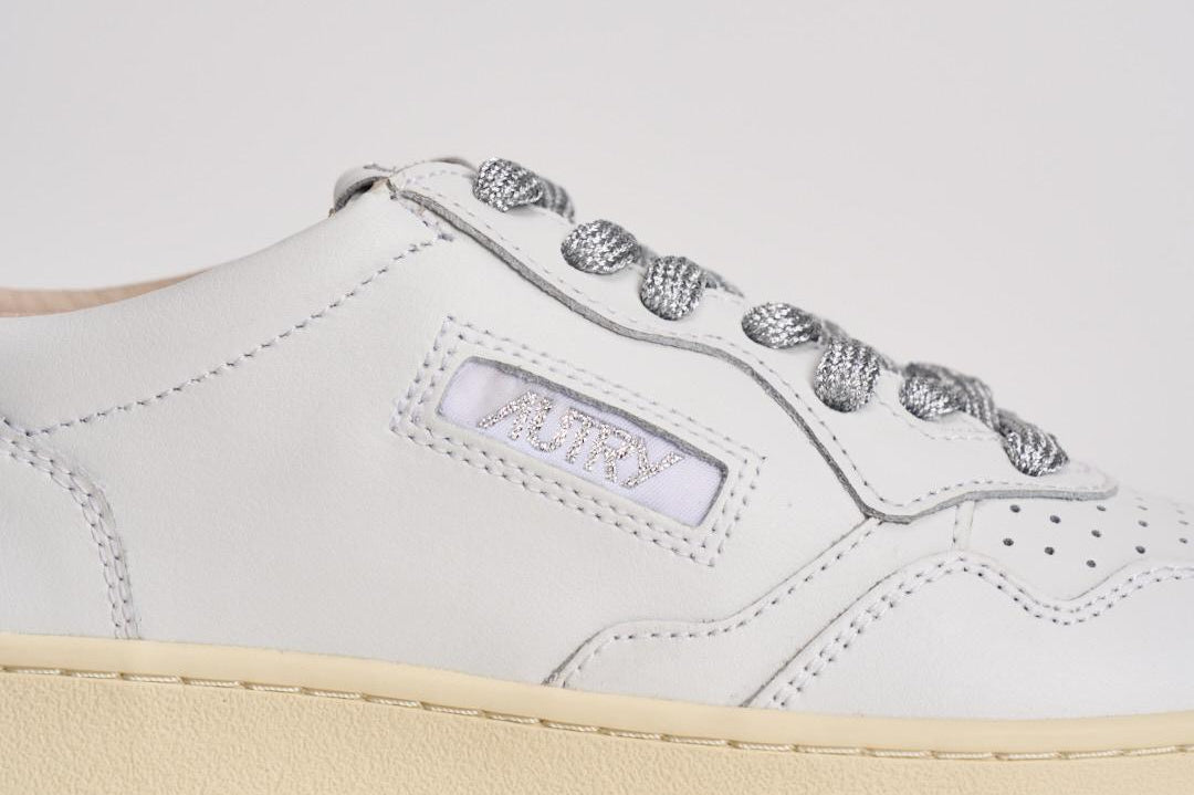 Sneakers donna Medalist bianca e cipria AULW SW02 AUTRY 