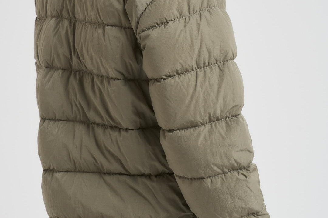 Piumino uomo trapuntato grigio pietra 19CMOW012A 005904G356 C.P. COMPANY 