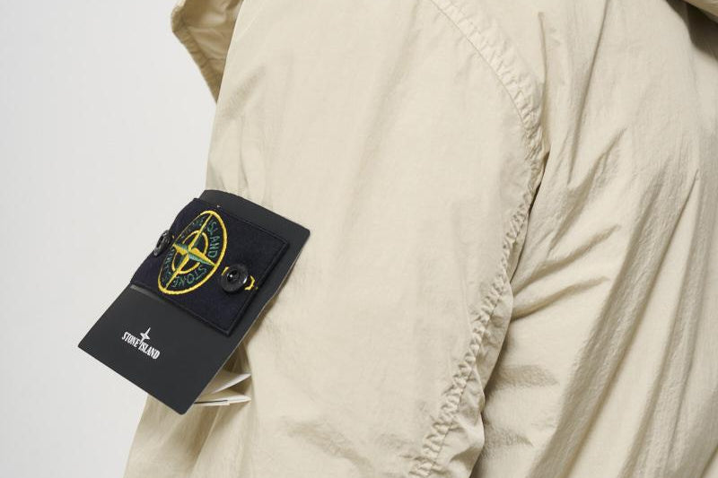 Giubbotto uomo con cappuccio beige 4100092 S0A23V0095 STONE ISLAND 