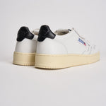 Sneakers Medalist low uomo nera e bianca AULM LL22 AUTRY 