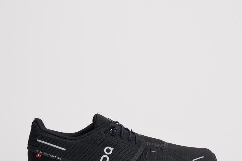 Sneakers Cloud 6 WP uomo nera CLOUD6 ALL BLACK ON RUNNING 