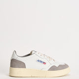 Sneakers uomo Medalist Low in suede bianca e grigia AULM FT15 AUTRY 