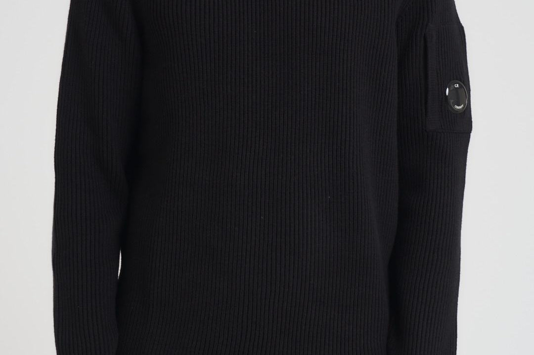 Maglione uomo girocollo a coste lunghe nero MKN015A 00668A999 CP COMPANY 