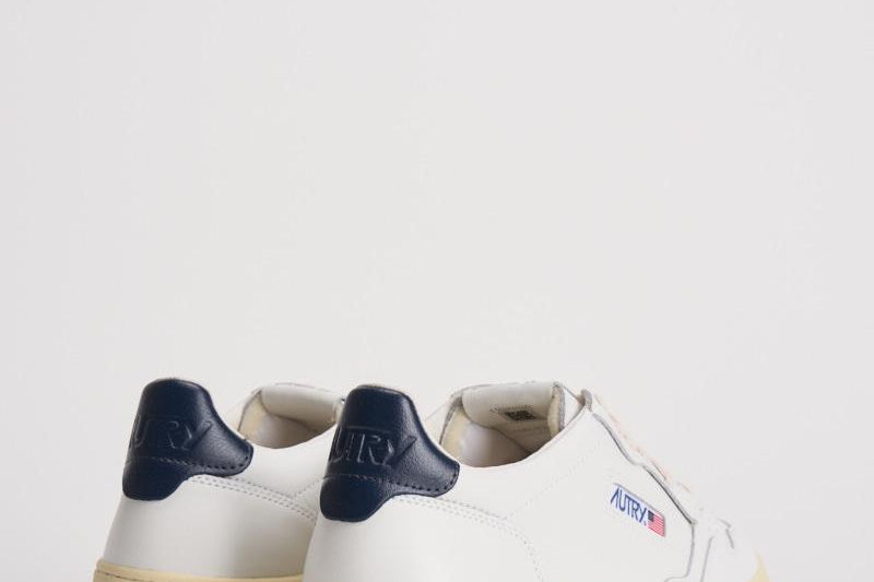 Sneakers uomo Autry Medalist bianca e blu AULM LL12 AUTRY 