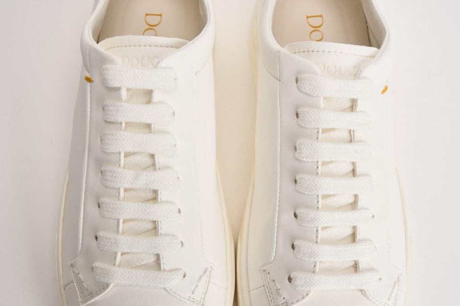Sneakers uomo in pelle bianca 3552 PLONGEW11 DOUCAL'S 
