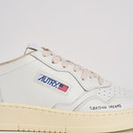 Sneakers uomo Medalist Low bianca e celeste AULM DL01 AUTRY 