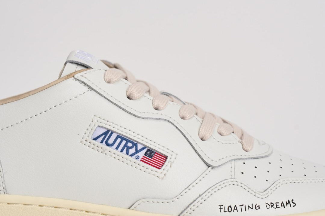 Sneakers uomo Medalist Low bianca e celeste AULM DL01 AUTRY 