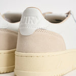 Sneakers donna Medalist Low in suede bianca e panna AULW LS33 AUTRY 
