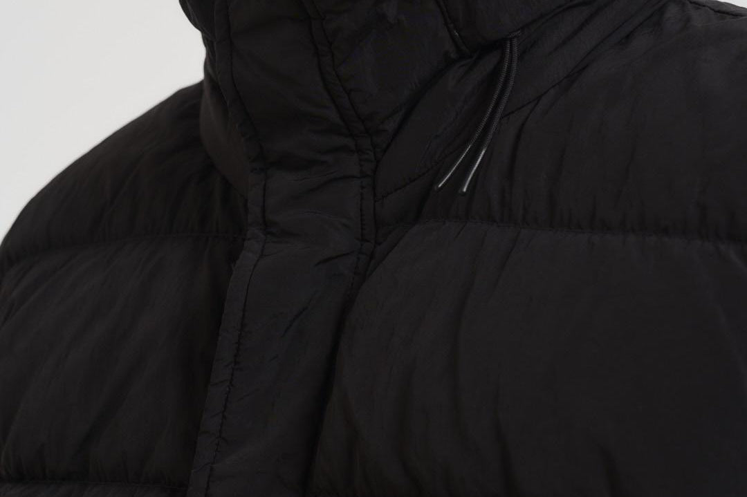 Piumino uomo trapuntato nero 19CMOW012A 005904G999 C.P. COMPANY 