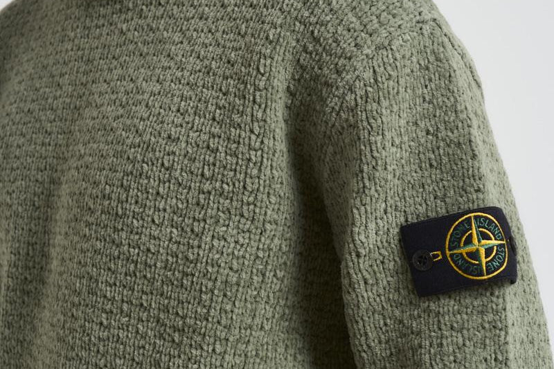 Maglia uomo Cotton Chenille verde militare 5100019 S00N5V0055 STONE ISLAND 