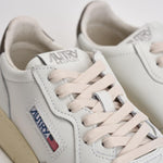 Sneakers uomo Medalist low bianca e marrone AULM LL28 AUTRY 
