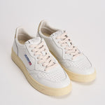 Sneakers donna medalist low in pelle bianca e beige AULW LL87 AUTRY 