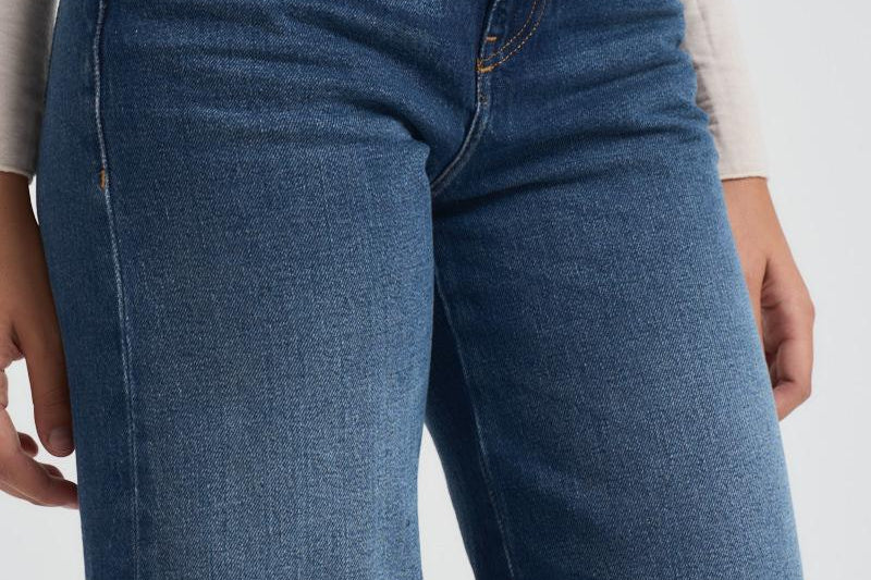 Jeans donna D-Akemi in denim scuro A03624 09L2101 DIESEL 