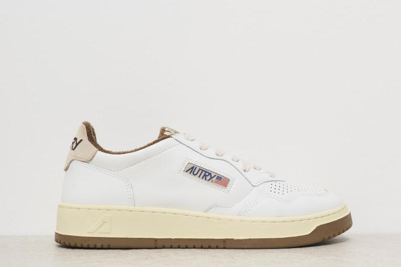 Sneakers uomo Medalist bianca e marrone AULM VS03 AUTRY 