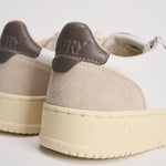 Sneakers uomo Medalist low in suede beige e grigio AULM LS01 AUTRY 
