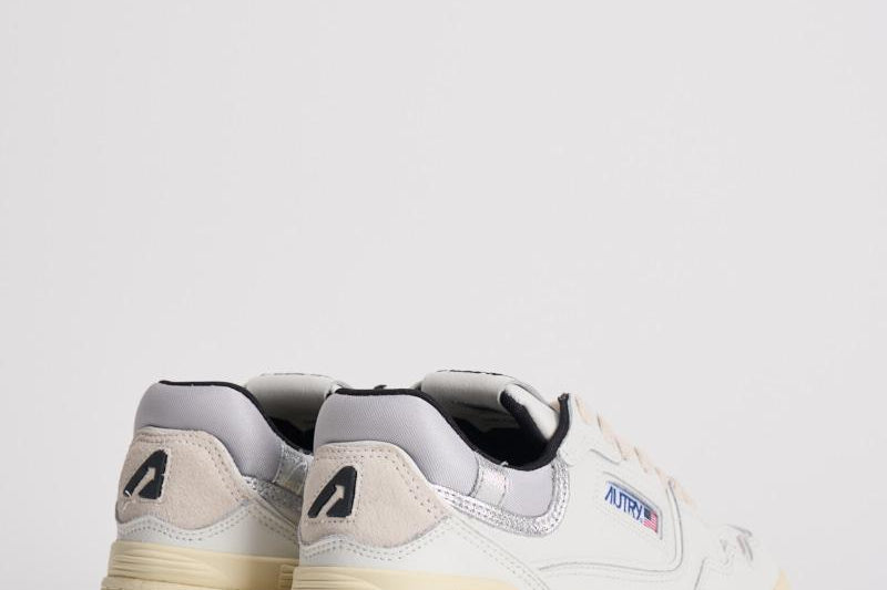 Sneakers donna Clc Low bianca e grigia ROLW MY06 AUTRY 