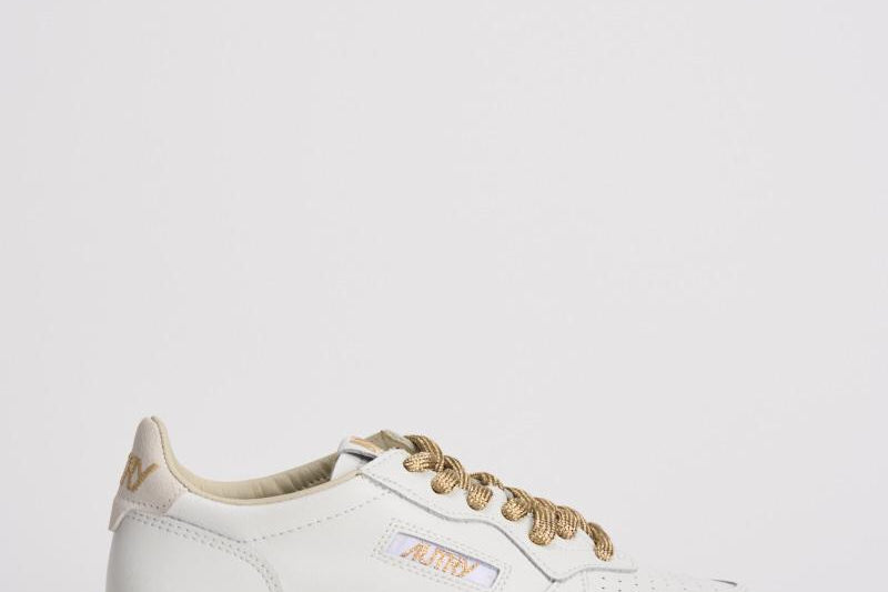 Sneakers donna Medalist Low panna e oro AULW SW01 AUTRY 