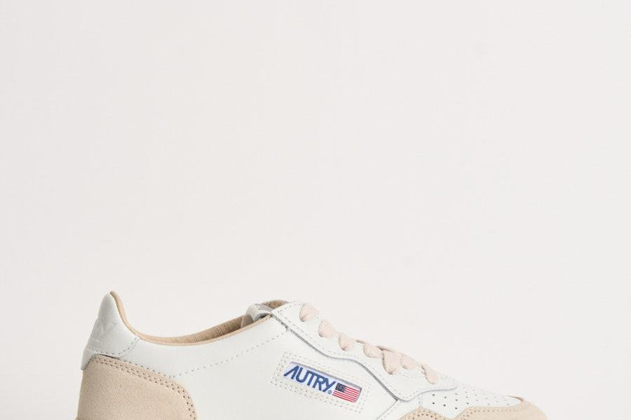 Sneakers donna Medalist Low in suede bianca e panna AULW LS33 AUTRY 