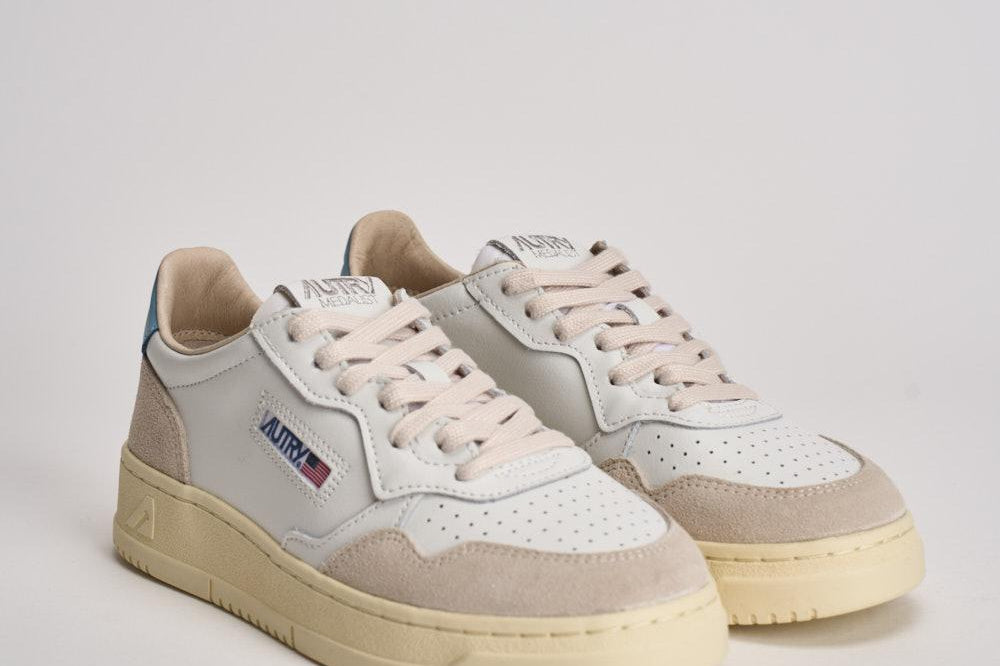 Sneakers donna Medalist Low celeste AULW LS12 AUTRY 