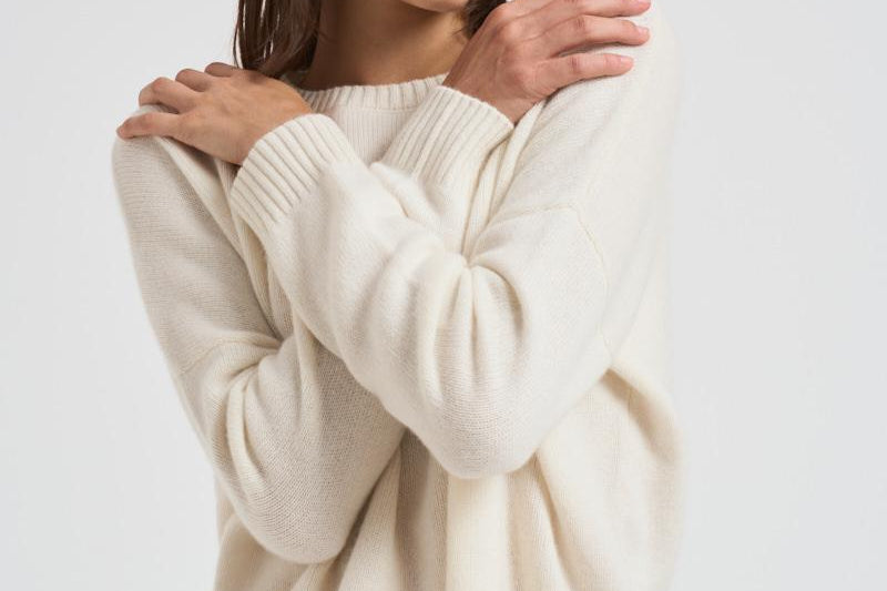 Maglione donna girocollo in cashmere panna AMELIE 755BLACN KUJTEN 
