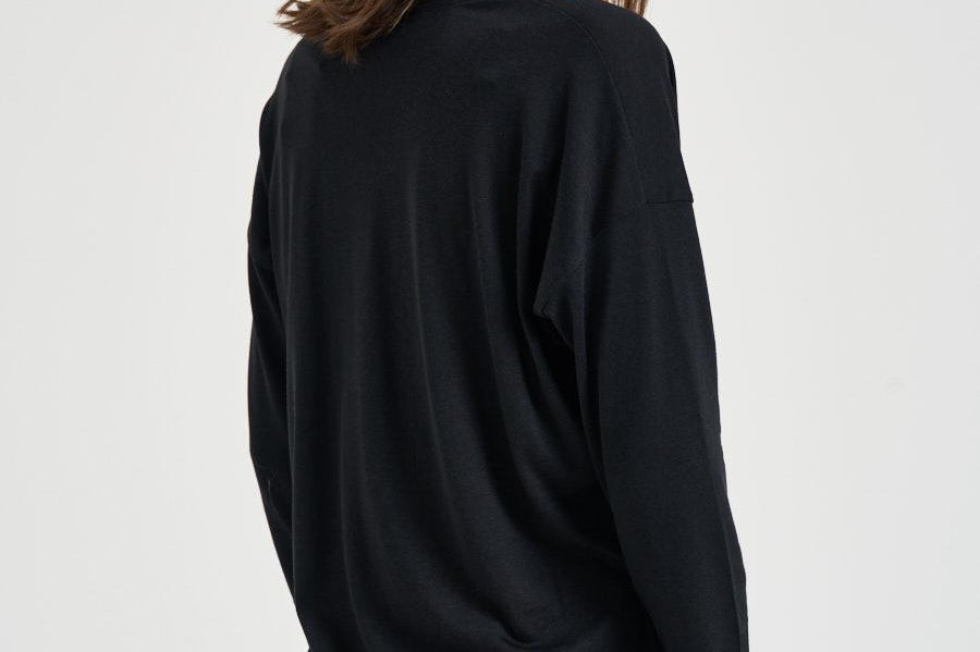 Maglia donna scollo a V nera JV000015D 520569300 HERNO 